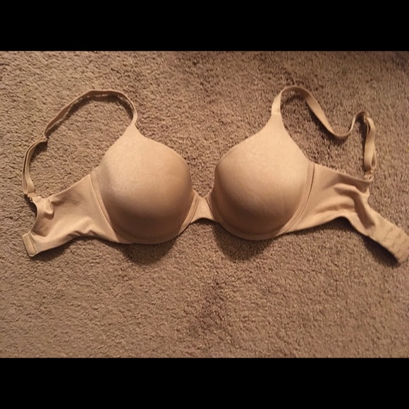 2 Victoria Secrets push-up Bras